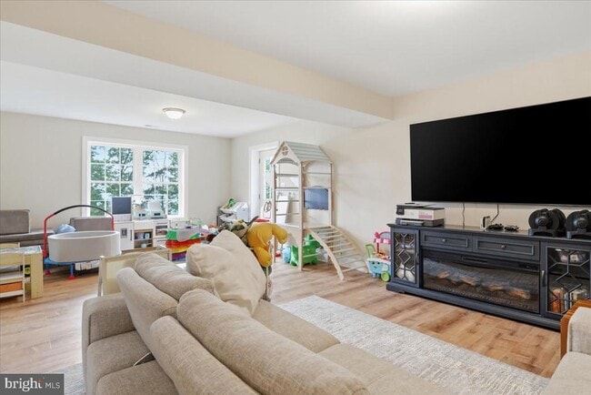 Building Photo - 1617 Tomahawk Trail