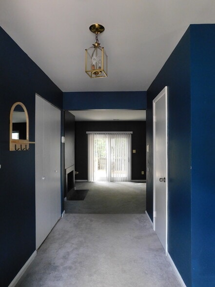 entry level - 3329 Ryon Ct