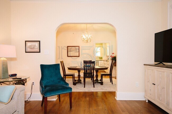 Building Photo - 1508 Kavanaugh Blvd