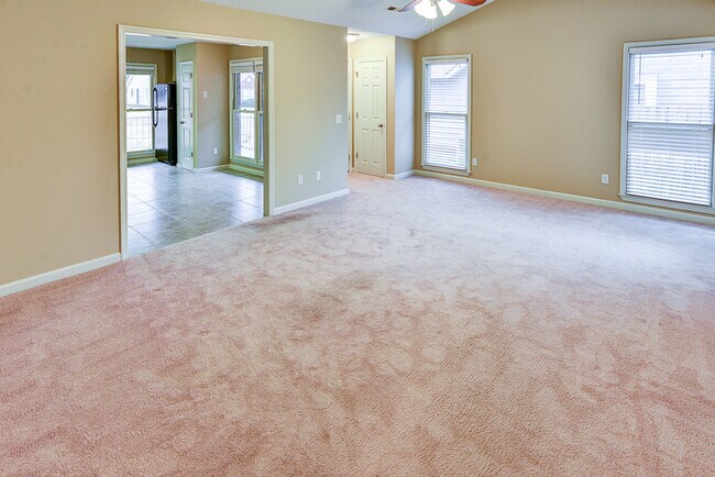 Building Photo - 149 Hollington Dr NE