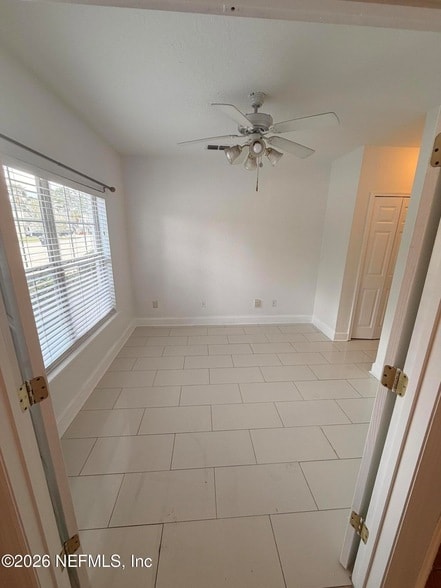 Building Photo - 1915 Lago Del Sur Drive