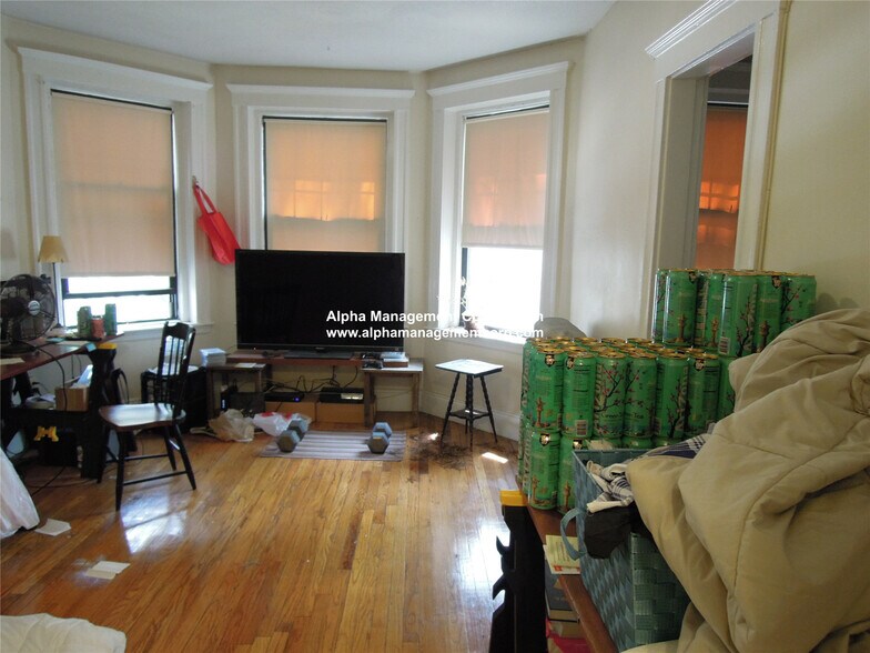 Building Photo - 115 St Stephen St