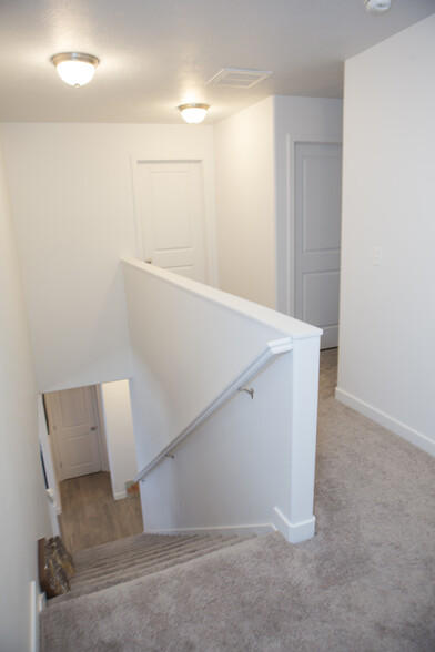 upstairs landing - 3013 South Red Pine Drive