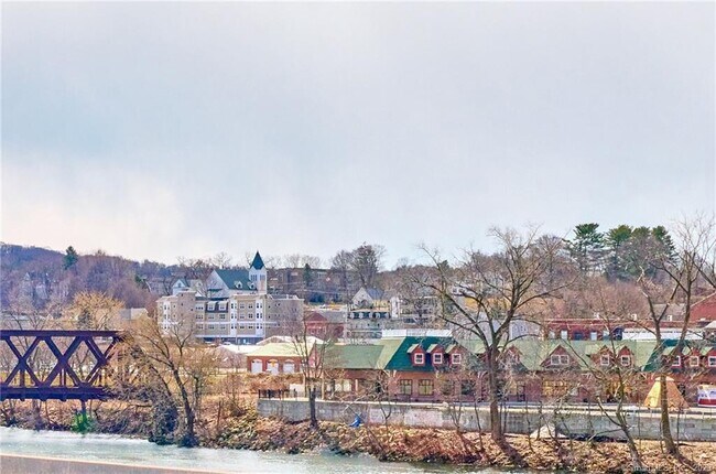 Building Photo - 28 Congress Ave