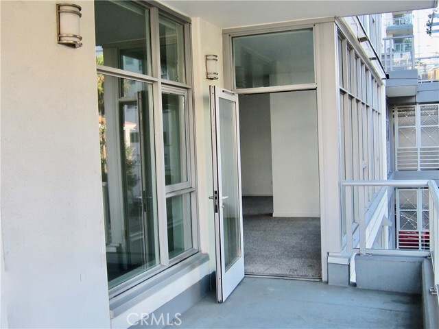 Building Photo - 411 W Seaside Way