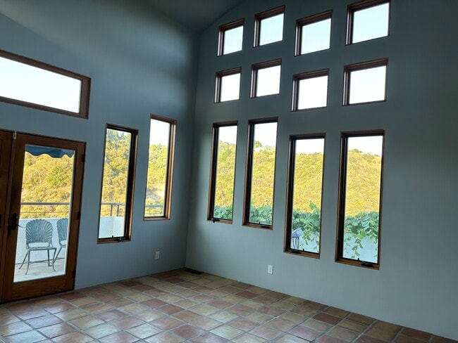 Building Photo - 1646 Jando Dr