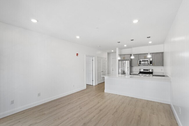Building Photo - Brand New Barbara Anne Lofts. 1 MONTH FREE...