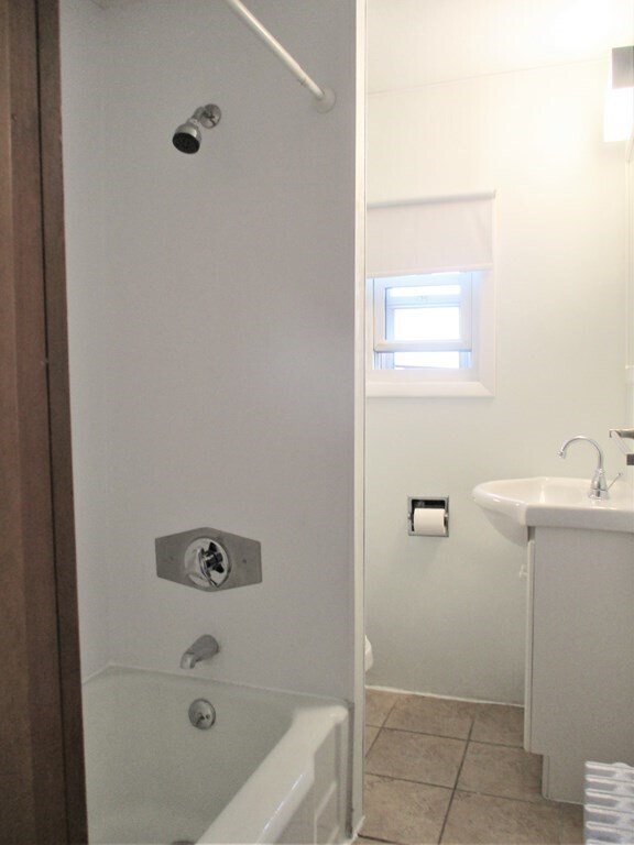 Building Photo - 55 Sydney St