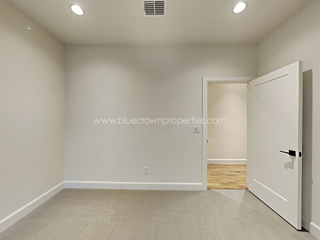 Building Photo - 4305 Emerson Ave