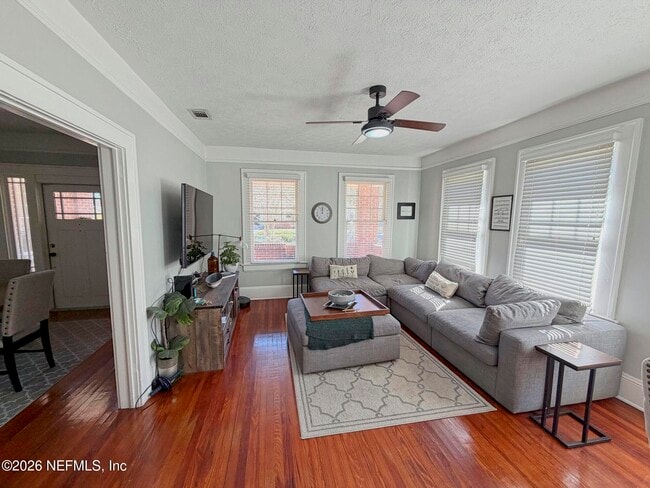 Building Photo - 3323 Park St