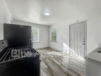 Building Photo - 5207 Spruce St