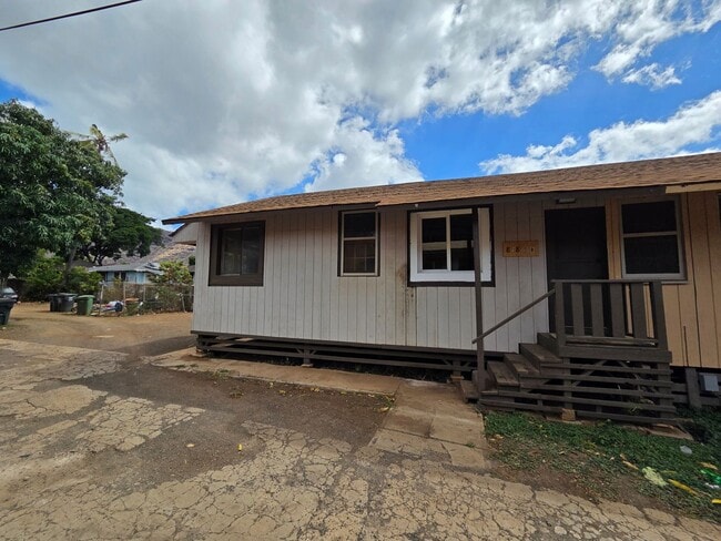 Building Photo - Spacious 2 Bedroom | 1 Bath Duplex