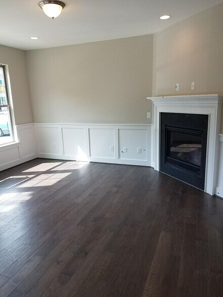 Building Photo - Room in Townhome on Metropolitan Dr