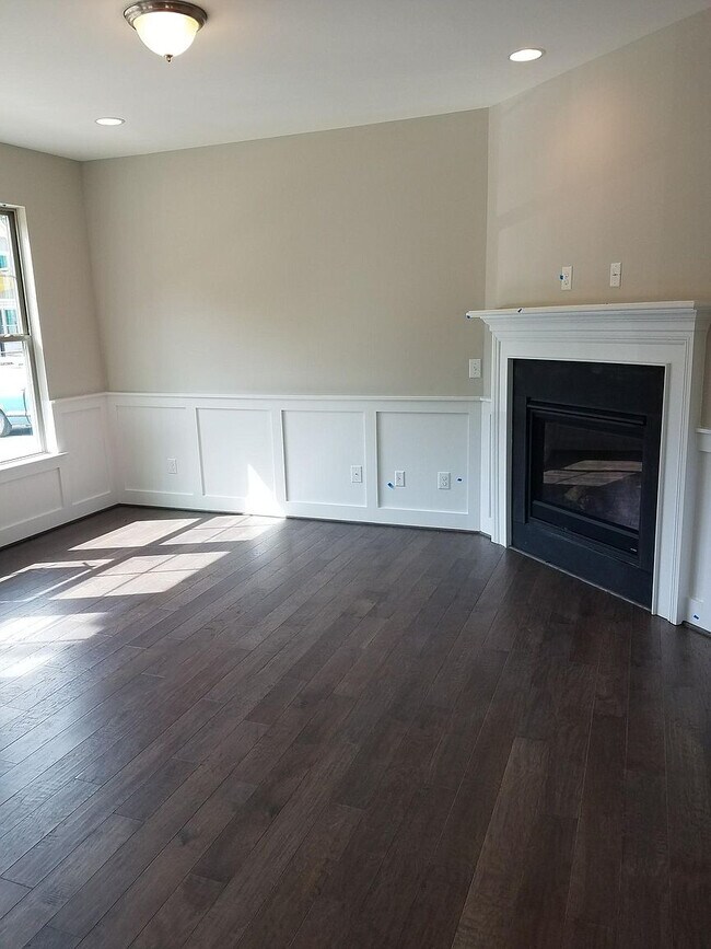 Building Photo - Room in Townhome on Metropolitan Dr