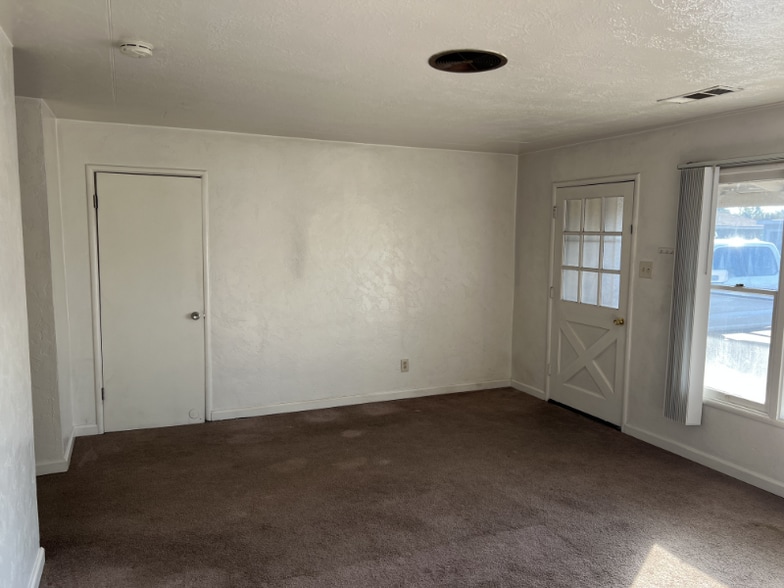 Primary Photo - 2700 Whitcomb Way