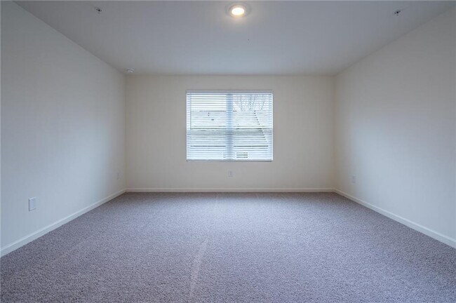 Building Photo - 2010 Ayla Dr