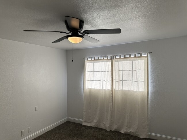 Building Photo - Updated 3 Bedroom 1 Bathroom Home.