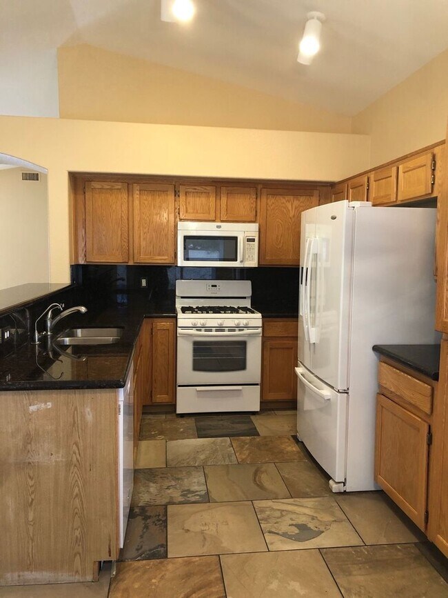 Building Photo - Single Story home in Northshore!