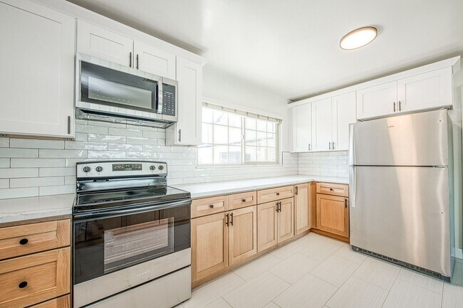 Building Photo - Adorable 3 BR 1 BA Home In A Well Desired Clovis Neighborhood - Available Soon!