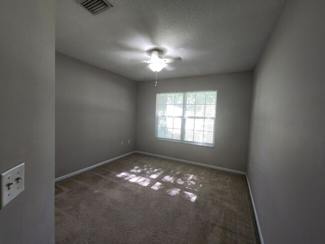 Building Photo - Coming Soon To Tour! Lake City Pet Friendl...