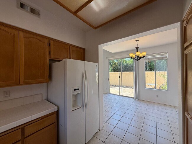 Building Photo - SD: Spacious 2BD/2.5BA Townhome in Sabre Springs with Private Backyard, 2-Car Garage & In-Unit La...