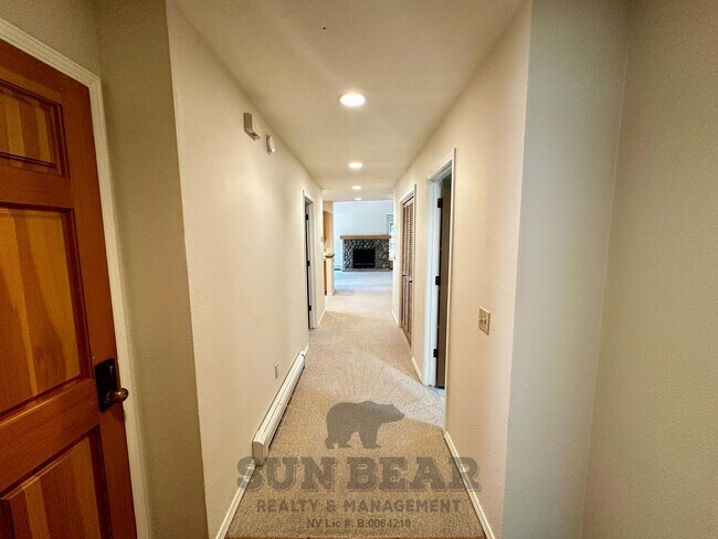 Building Photo - 2 Bedroom Condo with garage in McCloud! Wa...