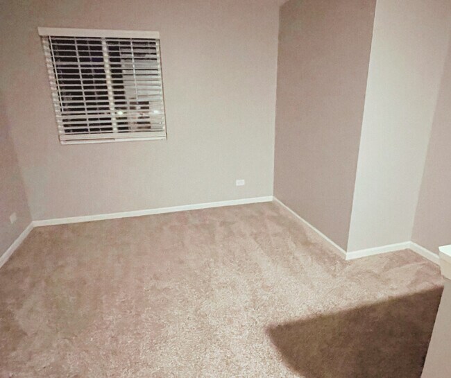 Building Photo - 1137 Amber Dr