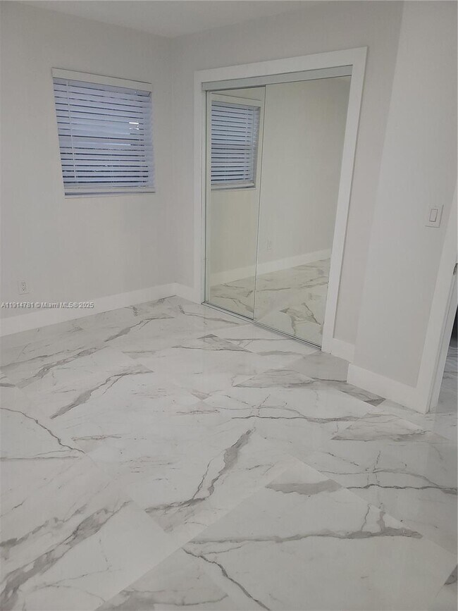 Building Photo - 5651 SW 109th Ct