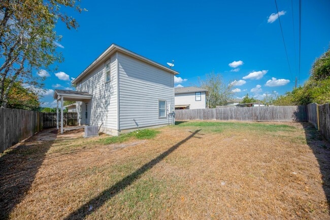 Building Photo - 1631 Dove Run