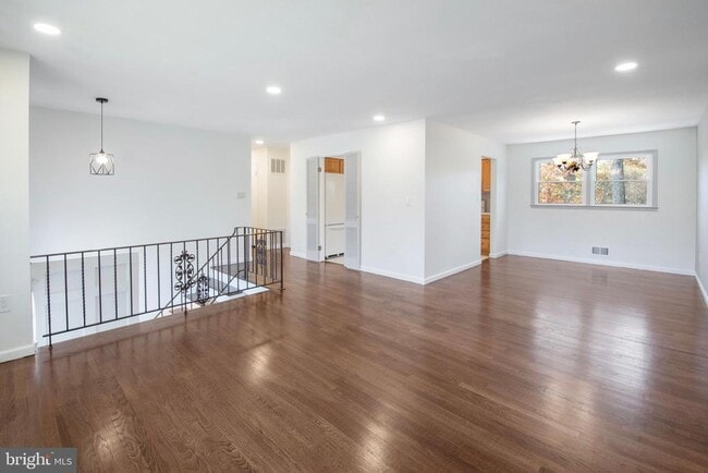 Building Photo - 155 Franklin Corner Rd