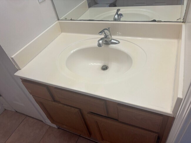 Building Photo - 567 Florosa Ct