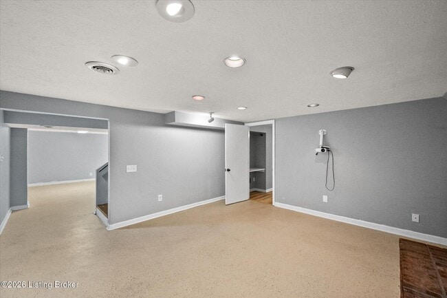 Building Photo - 9903 Welshpool Ct