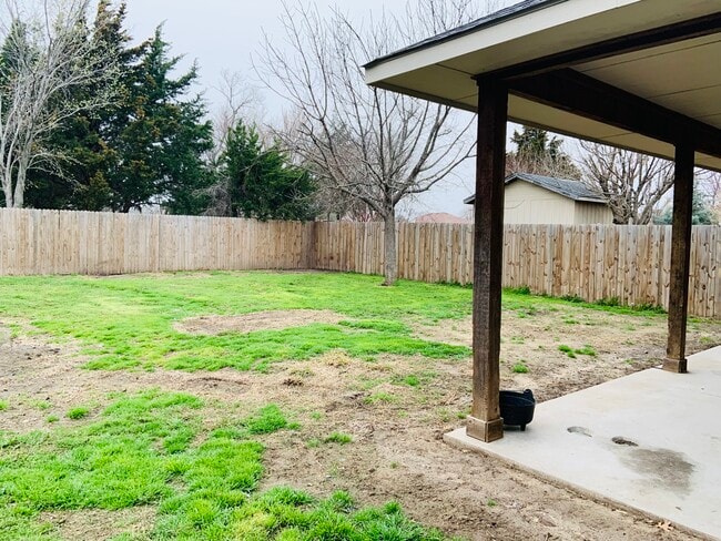 Building Photo - 1613 Makayla Ln