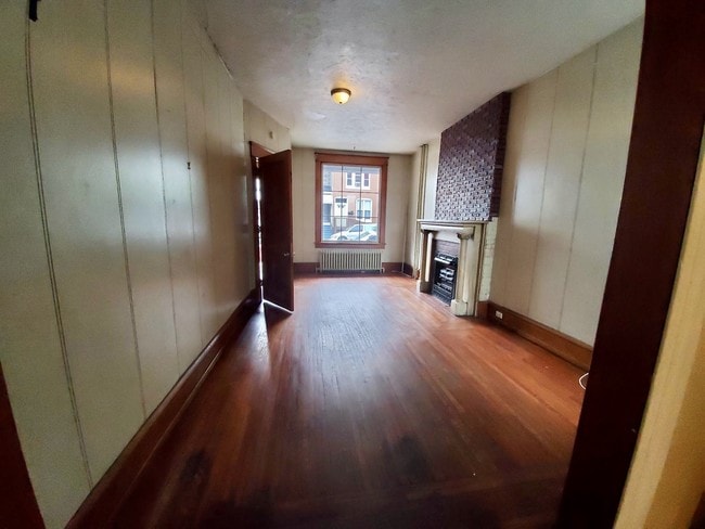 LIVING ROOM - 940 N 11th St