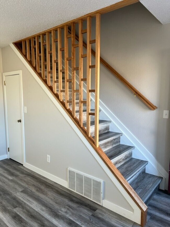 Building Photo - 1243 Soaring Eagle Dr