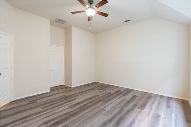Building Photo - 2505 Monroe Dr