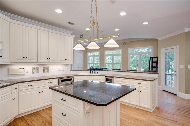 Building Photo - 163 Dumbridge Rd