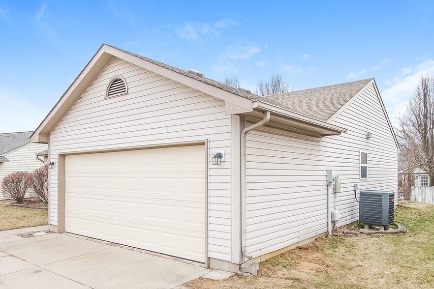 Building Photo - 6113 Longmeadow Dr