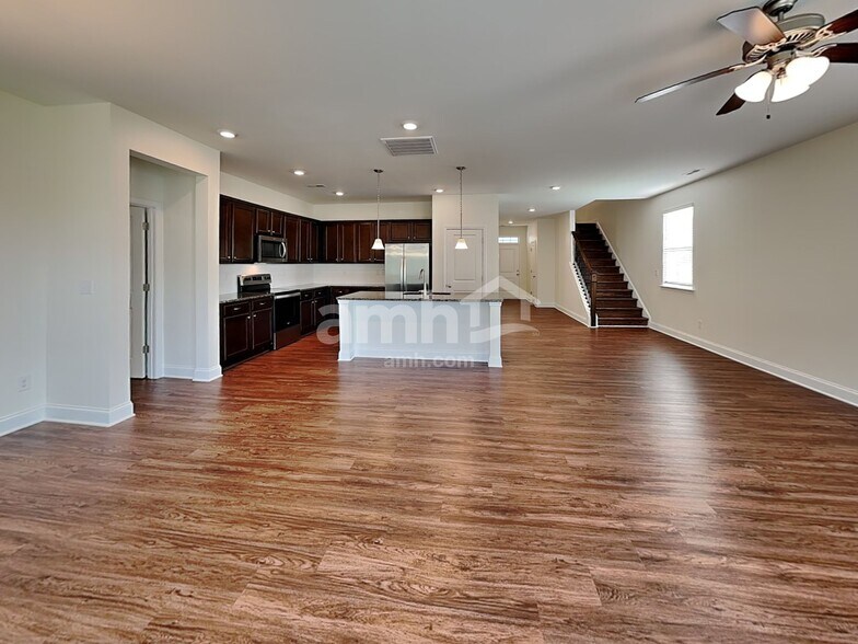 Building Photo - 6114 Rosemore Ln