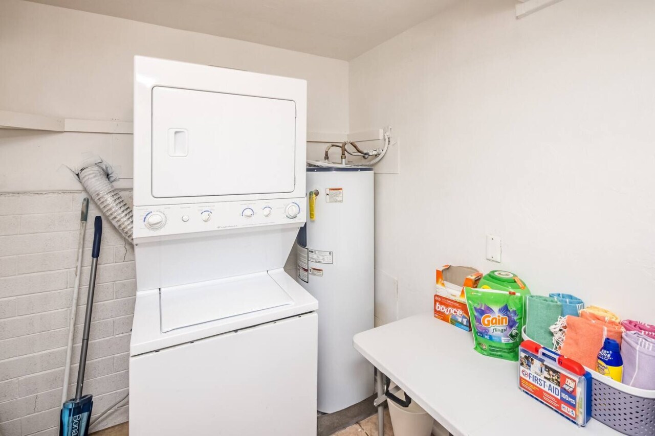 Building Photo - 2906 Castaway Dr