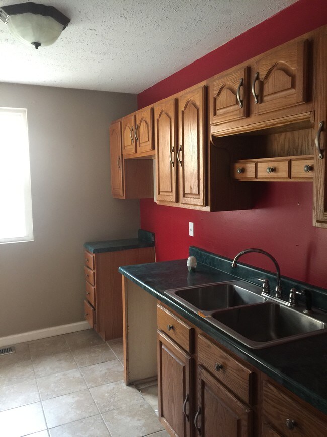 Building Photo - 2175 Maple Acres Rd