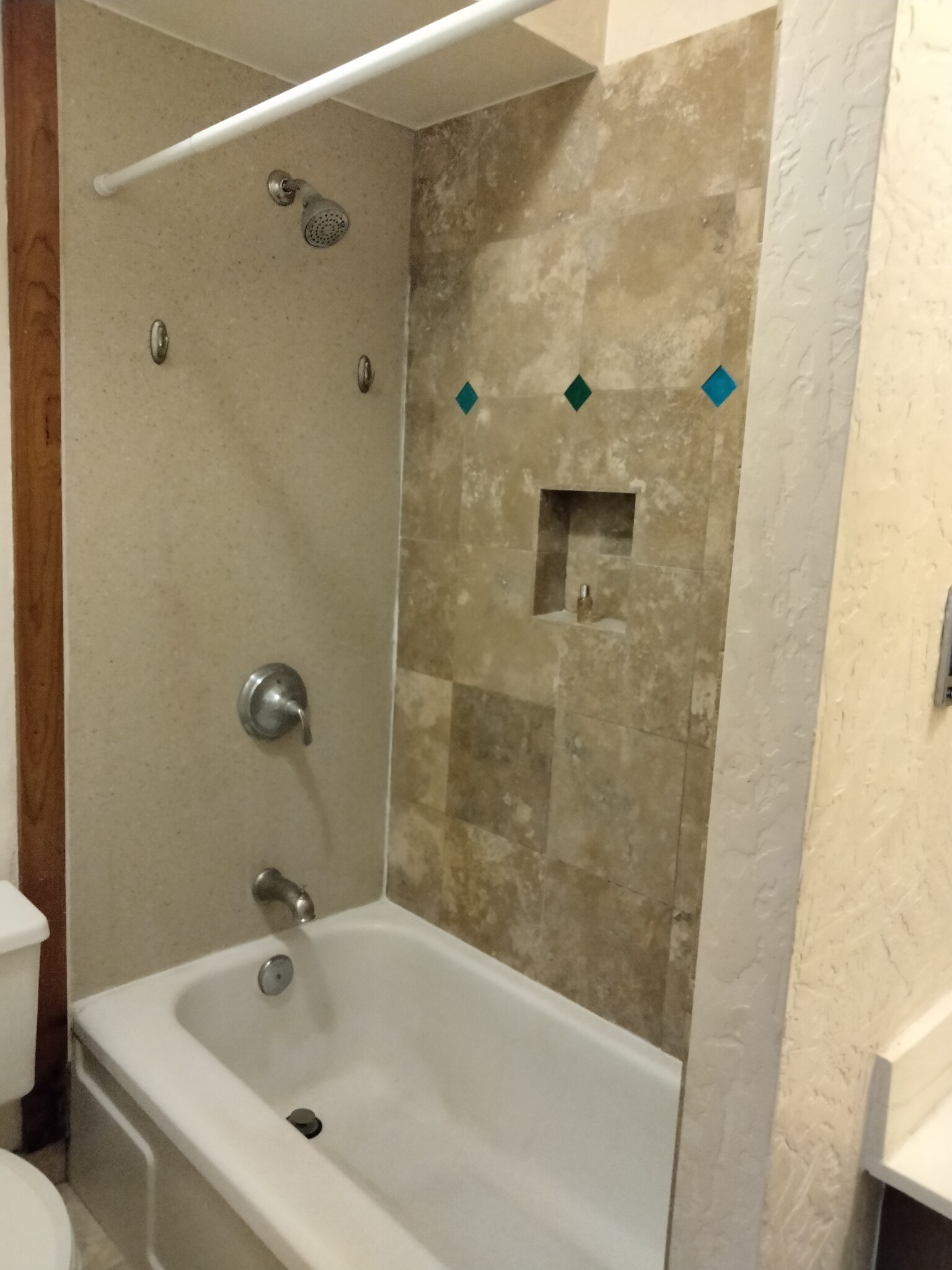 Full Bath w/custom tile - 1571 Piikoi St