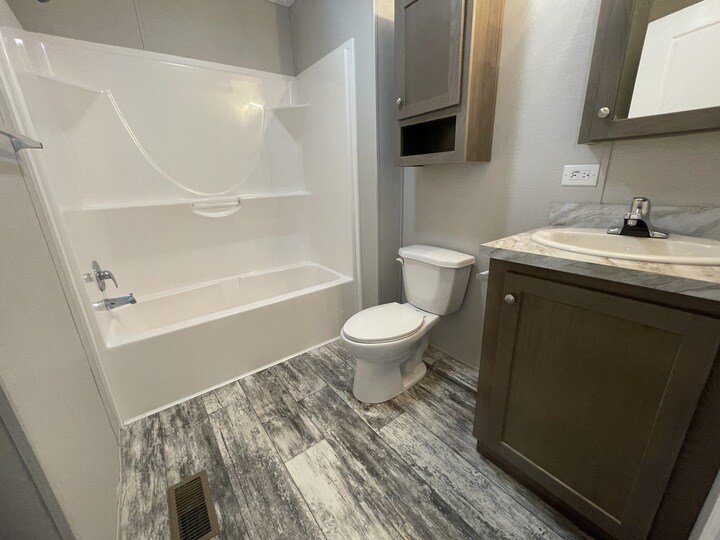 Building Photo - 38039 Leverette Ave