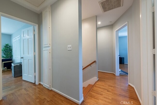 Building Photo - 13383 Contour Dr