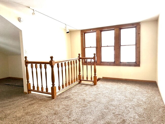 Building Photo - BEAUTIFUL SINGLE FAMILY MOVE-IN READY!!!