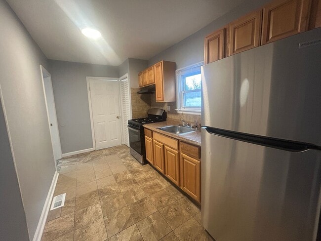 Building Photo - Cozy 3 Bedroom Single Family House for Rent in Neptune!