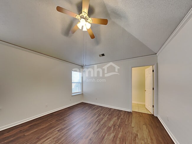 Building Photo - 1374 Siskin Dr