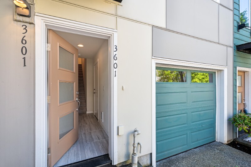 Building Photo - 3601 NE 146th Pl