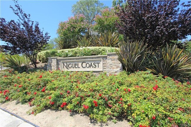 Building Photo - Newly Renovated and Furnished Ocean View Home!