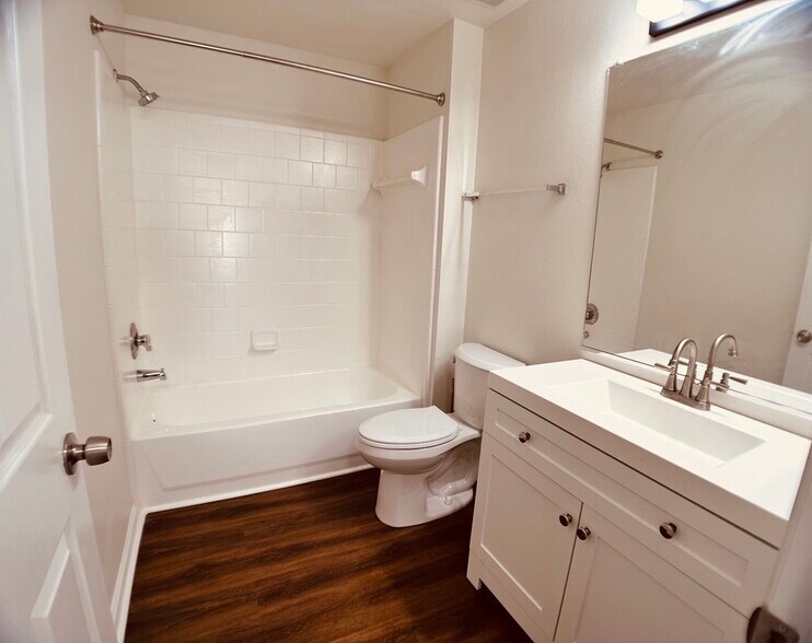 Bathroom 2 - 1575 Ridenour Pkwy NW